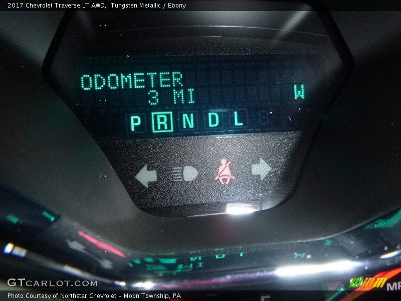 Tungsten Metallic / Ebony 2017 Chevrolet Traverse LT AWD