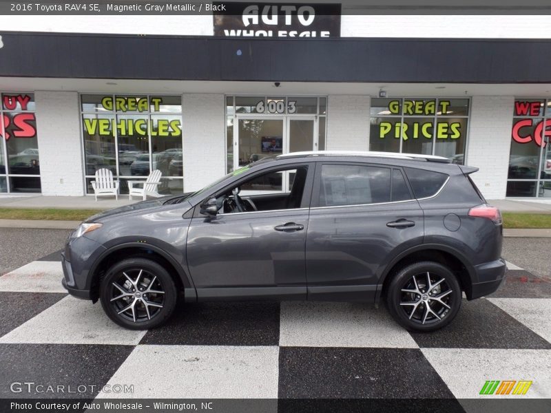 Magnetic Gray Metallic / Black 2016 Toyota RAV4 SE