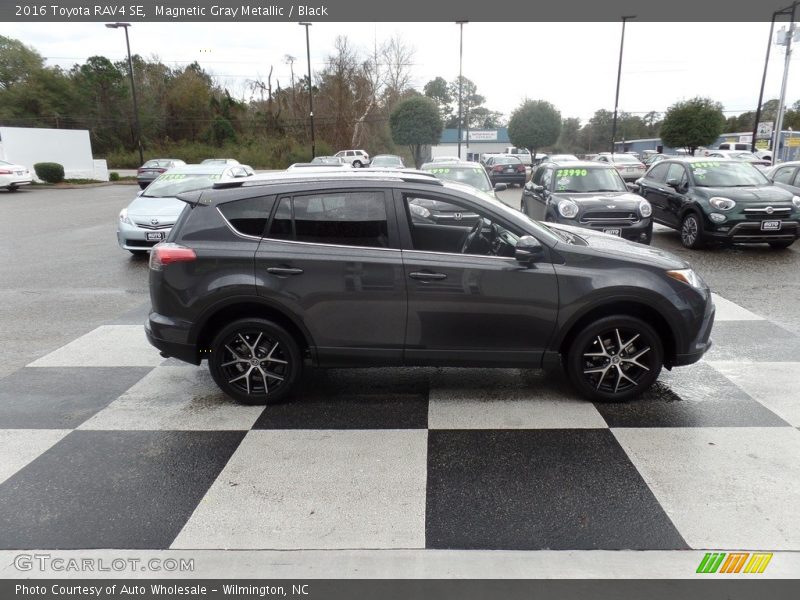 Magnetic Gray Metallic / Black 2016 Toyota RAV4 SE