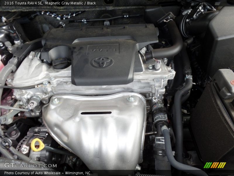 Magnetic Gray Metallic / Black 2016 Toyota RAV4 SE