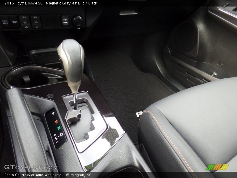 Magnetic Gray Metallic / Black 2016 Toyota RAV4 SE