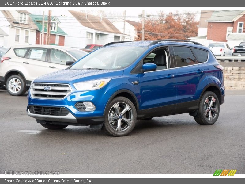 Lightning Blue / Charcoal Black 2017 Ford Escape SE 4WD