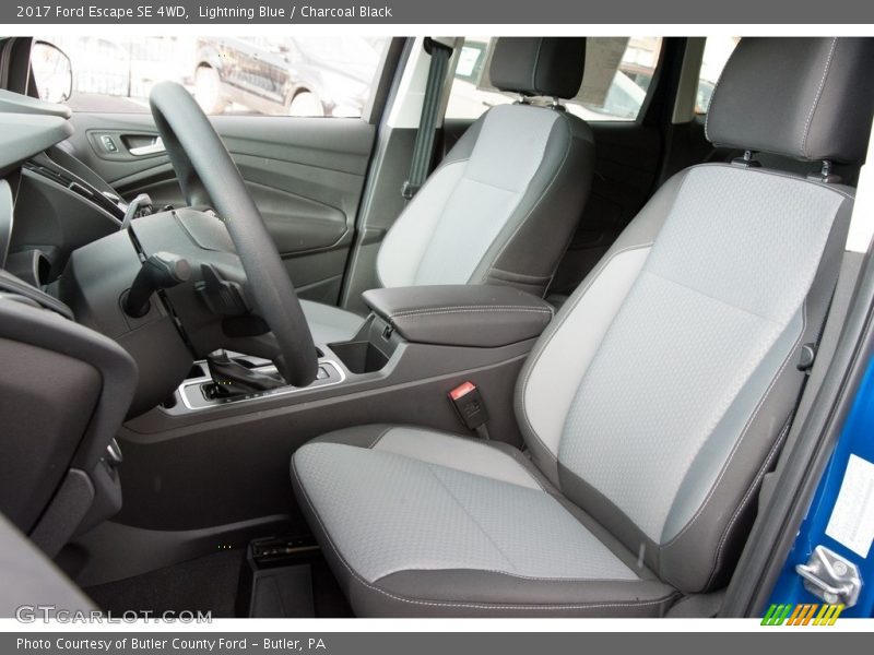 Lightning Blue / Charcoal Black 2017 Ford Escape SE 4WD