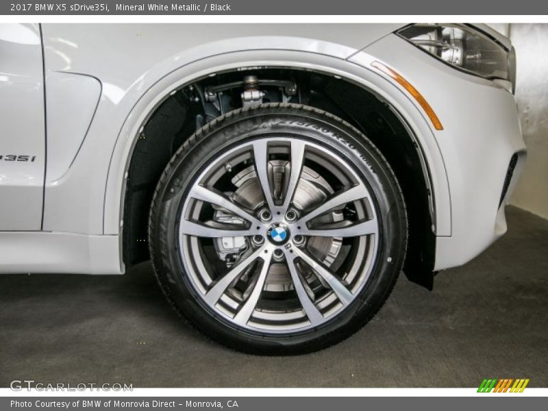 Mineral White Metallic / Black 2017 BMW X5 sDrive35i