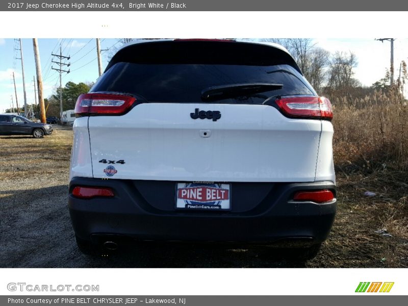 Bright White / Black 2017 Jeep Cherokee High Altitude 4x4
