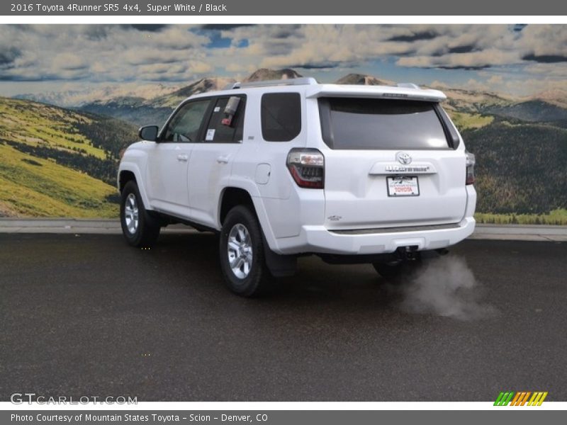 Super White / Black 2016 Toyota 4Runner SR5 4x4