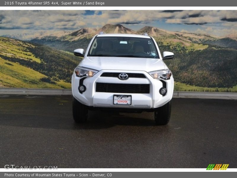Super White / Sand Beige 2016 Toyota 4Runner SR5 4x4