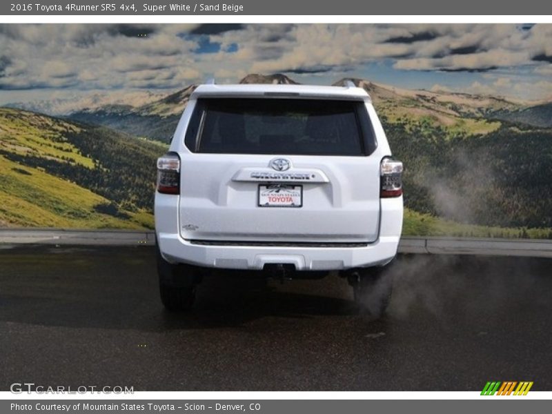 Super White / Sand Beige 2016 Toyota 4Runner SR5 4x4