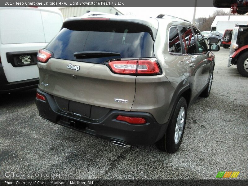 Light Brownstone Pearl / Black 2017 Jeep Cherokee Latitude 4x4