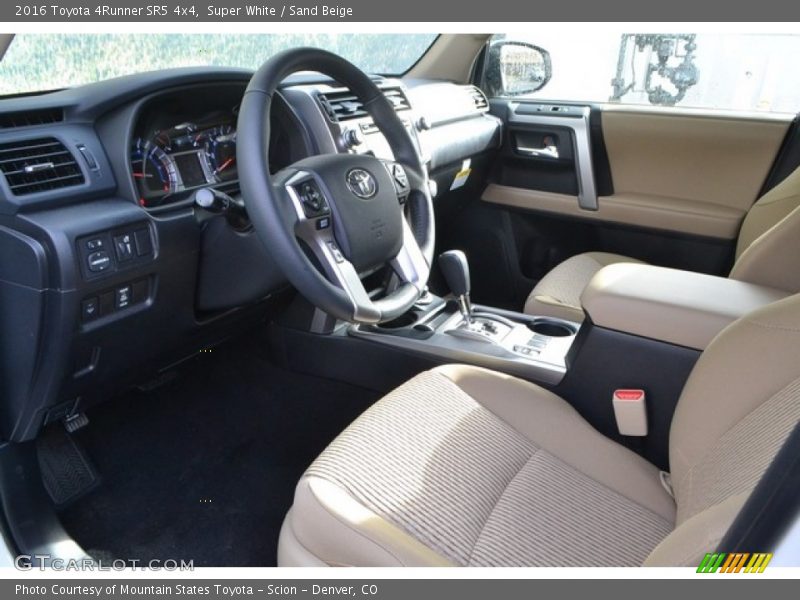 Super White / Sand Beige 2016 Toyota 4Runner SR5 4x4