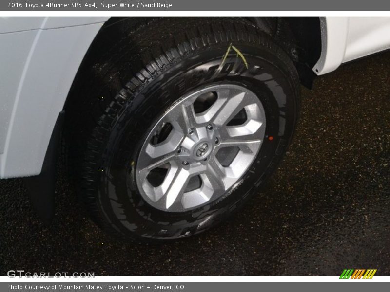 Super White / Sand Beige 2016 Toyota 4Runner SR5 4x4