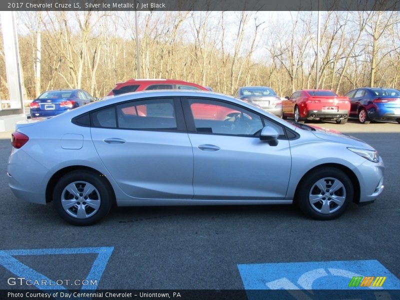 Silver Ice Metallic / Jet Black 2017 Chevrolet Cruze LS