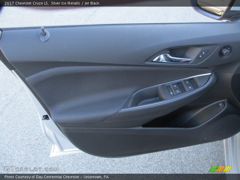 Silver Ice Metallic / Jet Black 2017 Chevrolet Cruze LS