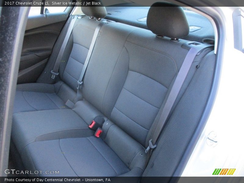 Silver Ice Metallic / Jet Black 2017 Chevrolet Cruze LS