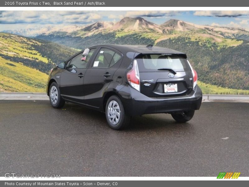 Black Sand Pearl / Ash/Black 2016 Toyota Prius c Two