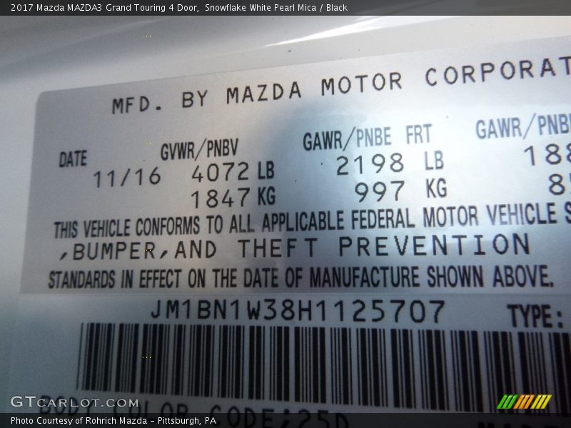 Snowflake White Pearl Mica / Black 2017 Mazda MAZDA3 Grand Touring 4 Door