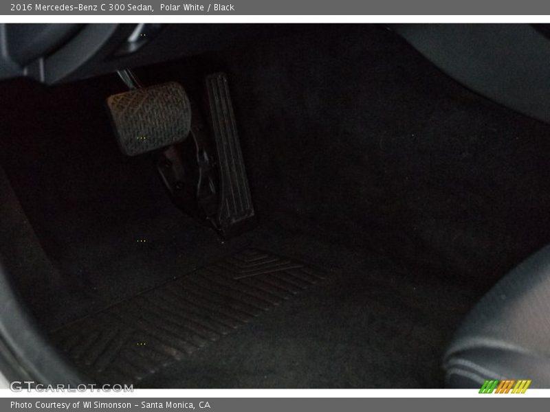 Polar White / Black 2016 Mercedes-Benz C 300 Sedan