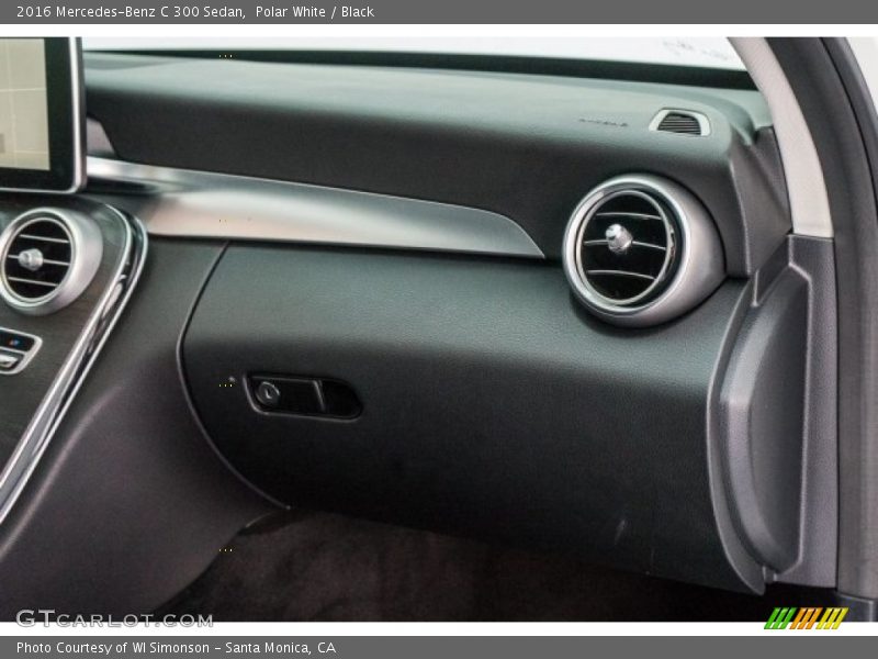 Polar White / Black 2016 Mercedes-Benz C 300 Sedan