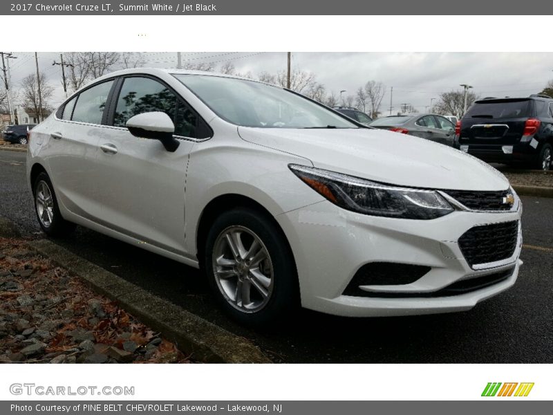 Summit White / Jet Black 2017 Chevrolet Cruze LT