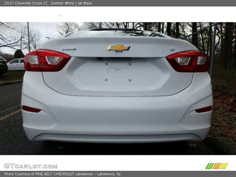 Summit White / Jet Black 2017 Chevrolet Cruze LT