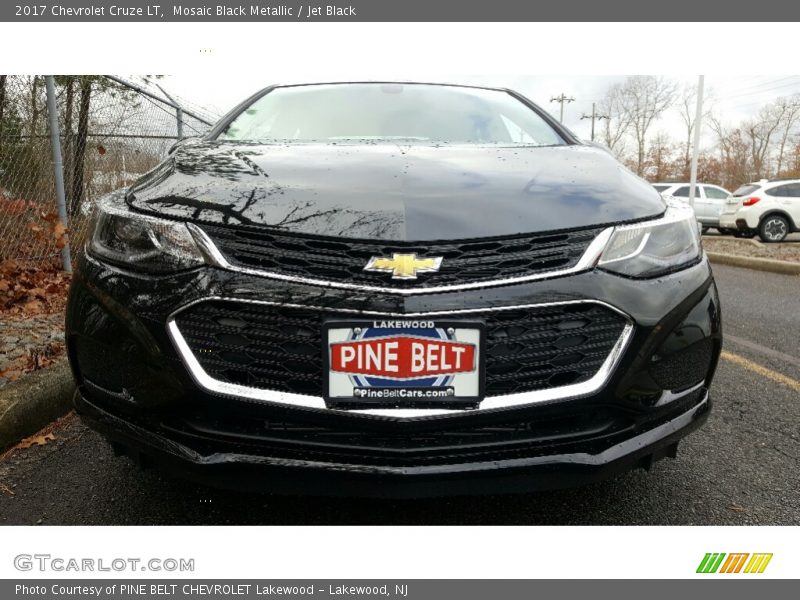 Mosaic Black Metallic / Jet Black 2017 Chevrolet Cruze LT