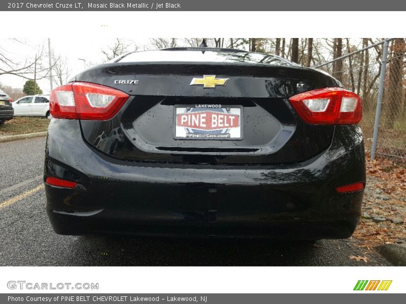 Mosaic Black Metallic / Jet Black 2017 Chevrolet Cruze LT