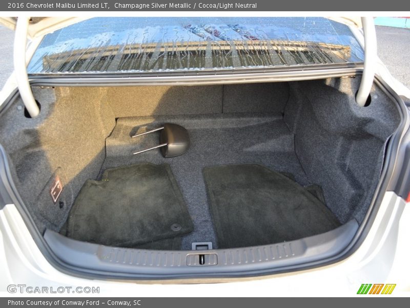 Champagne Silver Metallic / Cocoa/Light Neutral 2016 Chevrolet Malibu Limited LT