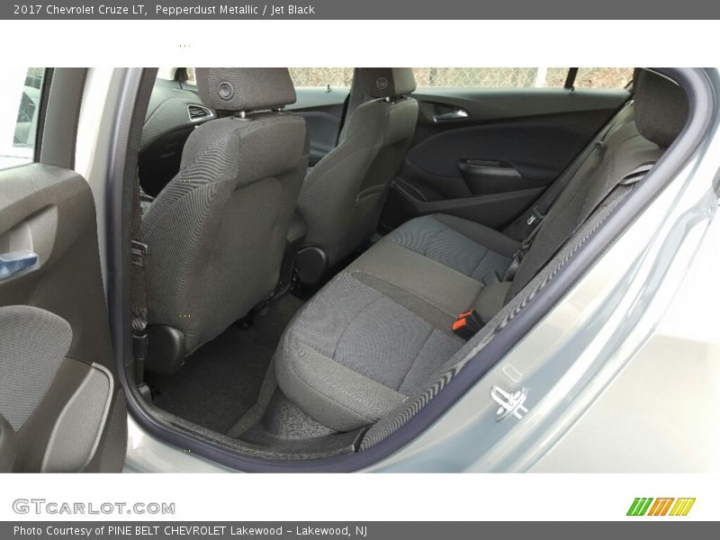 Pepperdust Metallic / Jet Black 2017 Chevrolet Cruze LT