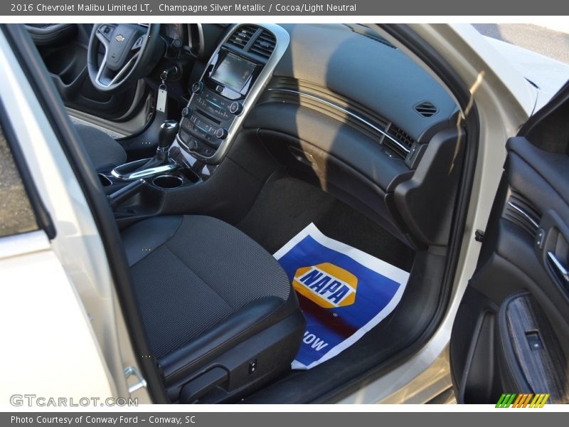 Champagne Silver Metallic / Cocoa/Light Neutral 2016 Chevrolet Malibu Limited LT