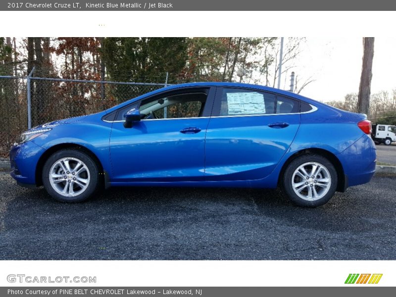 Kinetic Blue Metallic / Jet Black 2017 Chevrolet Cruze LT