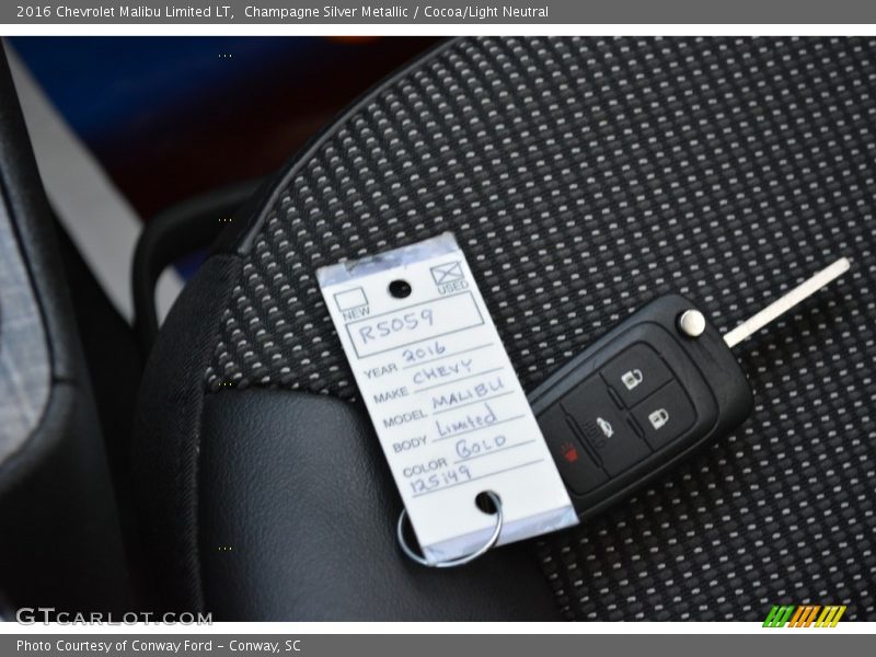 Champagne Silver Metallic / Cocoa/Light Neutral 2016 Chevrolet Malibu Limited LT