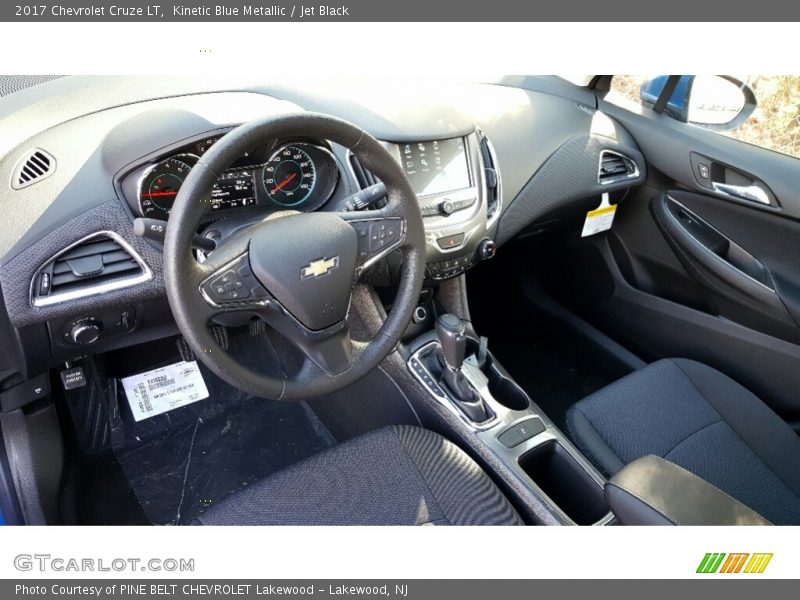 Kinetic Blue Metallic / Jet Black 2017 Chevrolet Cruze LT