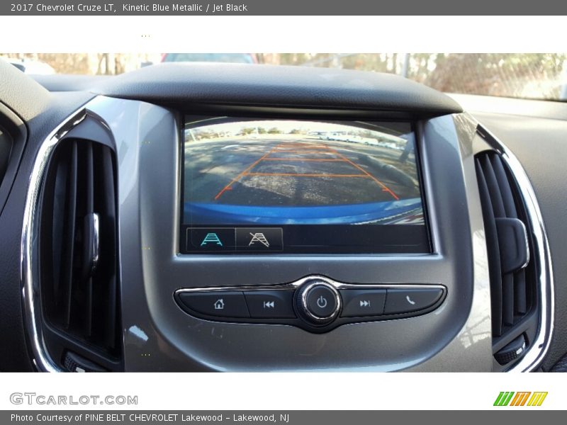 Kinetic Blue Metallic / Jet Black 2017 Chevrolet Cruze LT