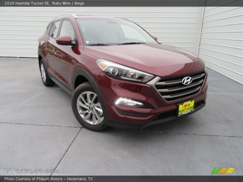 Ruby Wine / Beige 2016 Hyundai Tucson SE
