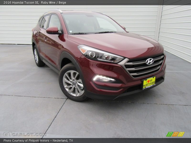 Ruby Wine / Beige 2016 Hyundai Tucson SE