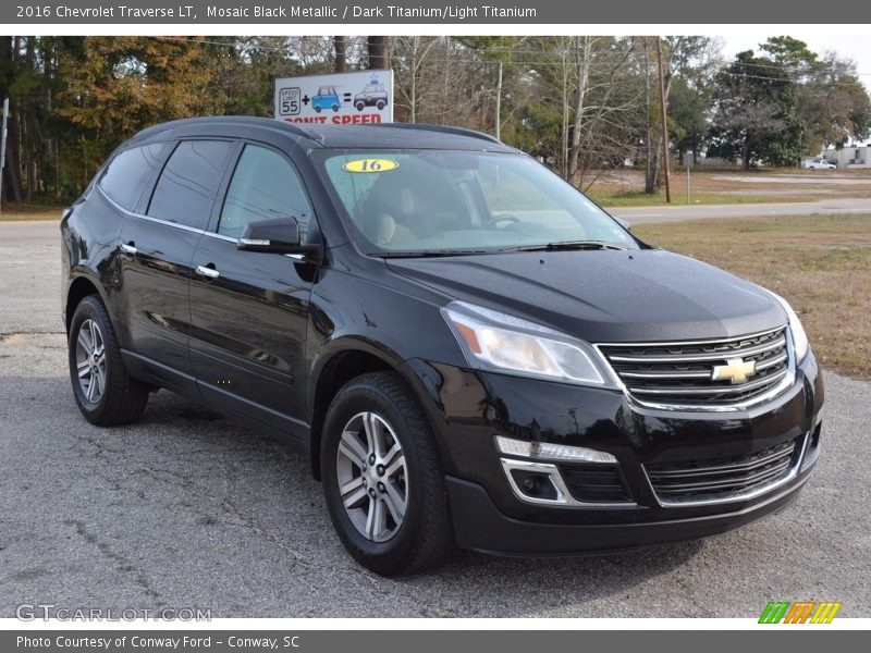 Mosaic Black Metallic / Dark Titanium/Light Titanium 2016 Chevrolet Traverse LT