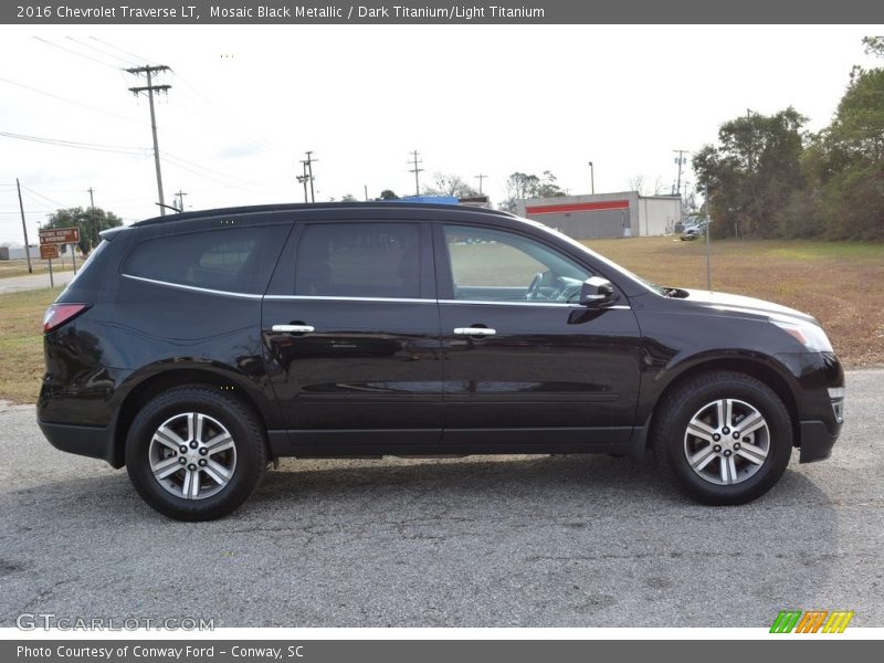Mosaic Black Metallic / Dark Titanium/Light Titanium 2016 Chevrolet Traverse LT