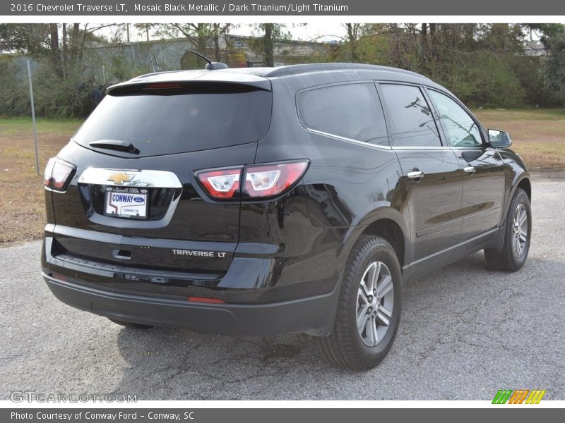 Mosaic Black Metallic / Dark Titanium/Light Titanium 2016 Chevrolet Traverse LT