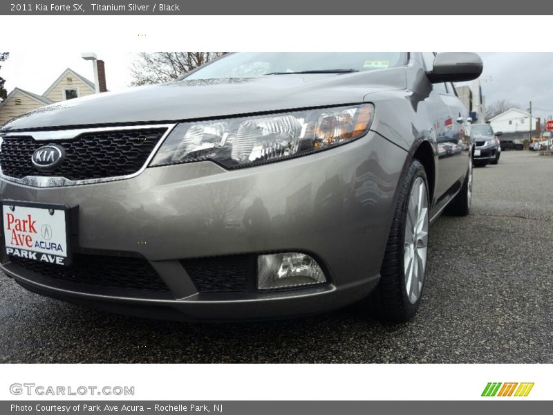 Titanium Silver / Black 2011 Kia Forte SX