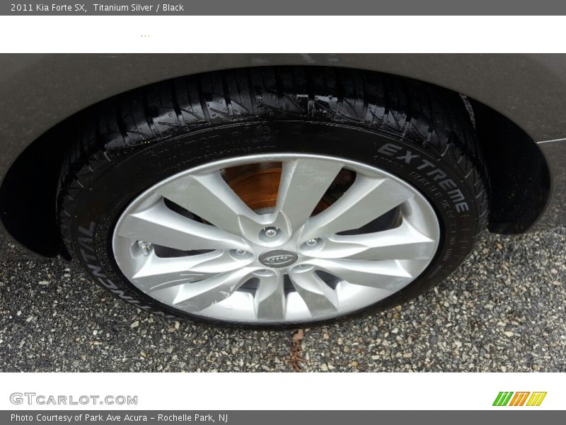 Titanium Silver / Black 2011 Kia Forte SX