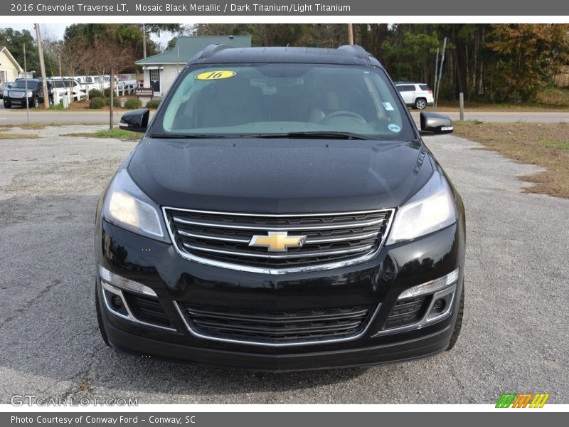 Mosaic Black Metallic / Dark Titanium/Light Titanium 2016 Chevrolet Traverse LT