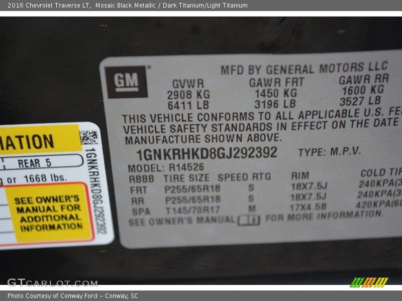 Mosaic Black Metallic / Dark Titanium/Light Titanium 2016 Chevrolet Traverse LT