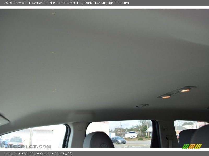 Mosaic Black Metallic / Dark Titanium/Light Titanium 2016 Chevrolet Traverse LT