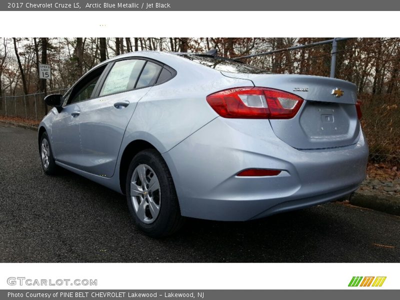 Arctic Blue Metallic / Jet Black 2017 Chevrolet Cruze LS