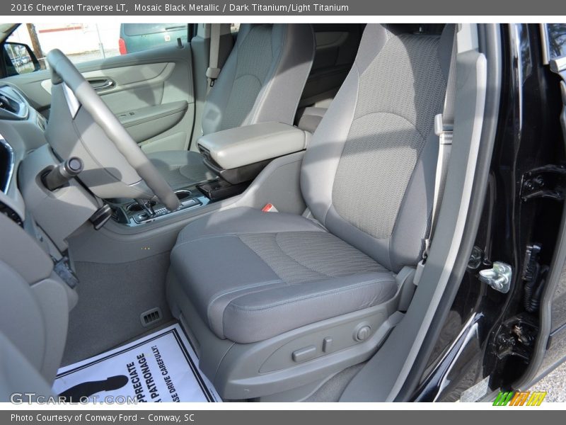 Mosaic Black Metallic / Dark Titanium/Light Titanium 2016 Chevrolet Traverse LT