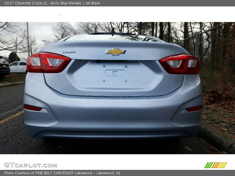 Arctic Blue Metallic / Jet Black 2017 Chevrolet Cruze LS