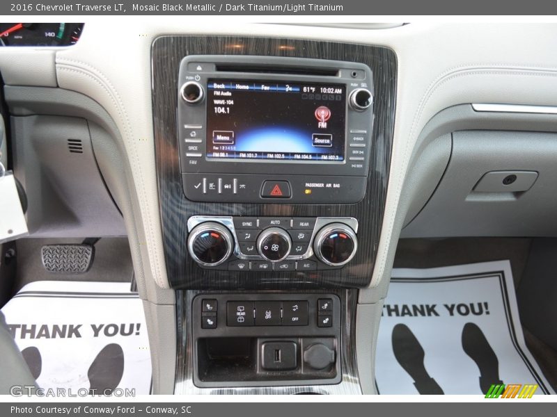 Mosaic Black Metallic / Dark Titanium/Light Titanium 2016 Chevrolet Traverse LT