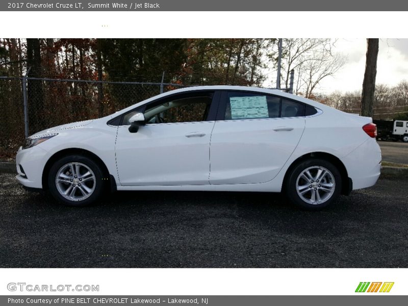 Summit White / Jet Black 2017 Chevrolet Cruze LT