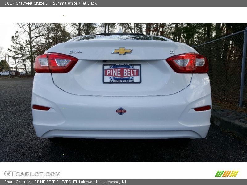Summit White / Jet Black 2017 Chevrolet Cruze LT