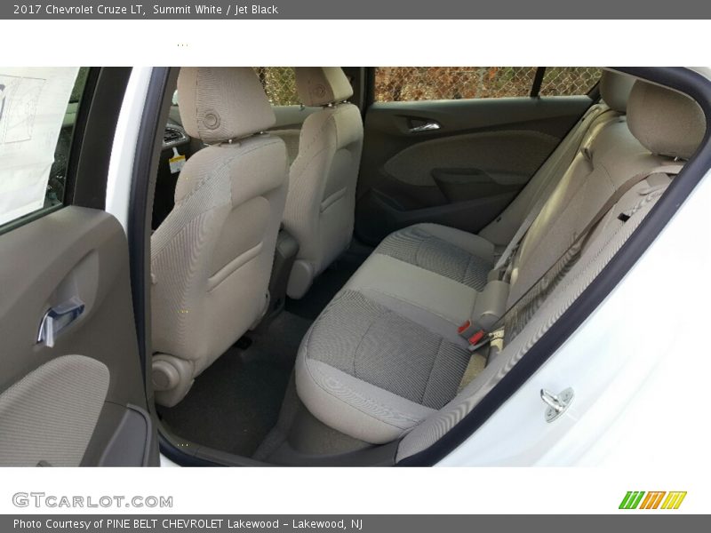 Summit White / Jet Black 2017 Chevrolet Cruze LT